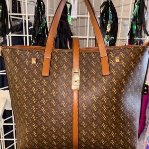 Adrienne Vittadini  Elegant Brown Satchel Bag